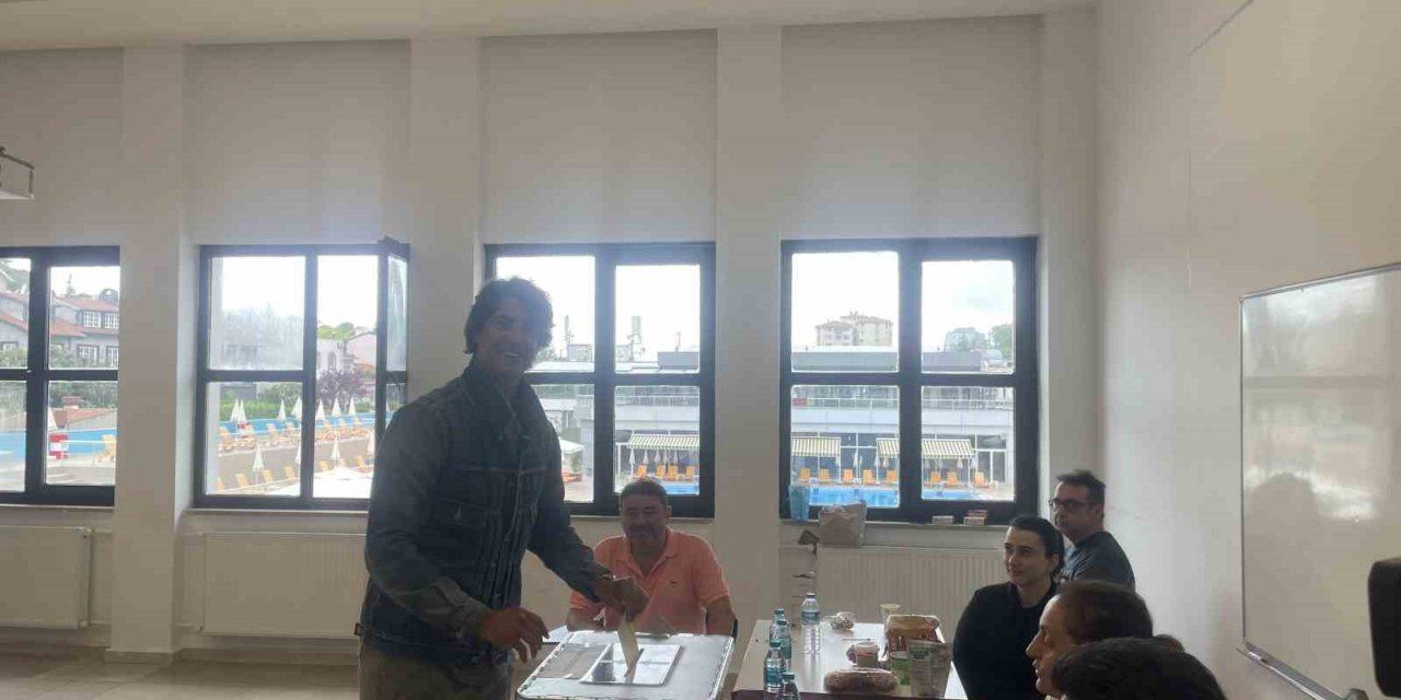 Eski milli basketbolcu İbrahim Kutluay oyunu kullandı