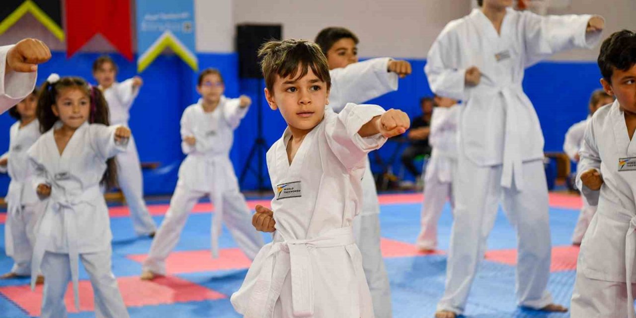 Genç tekvandocular kuşak heyecanı yaşadı