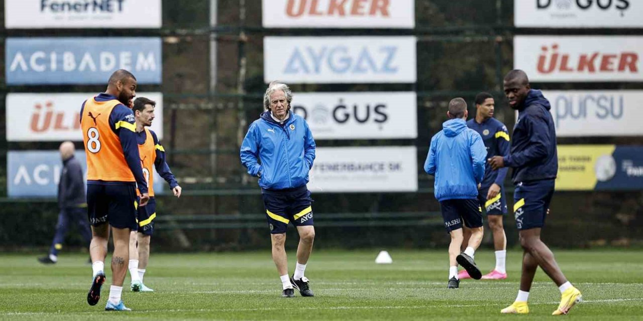 Fenerbahçe, Antalyaspor maçı hazırlıklarına devam etti