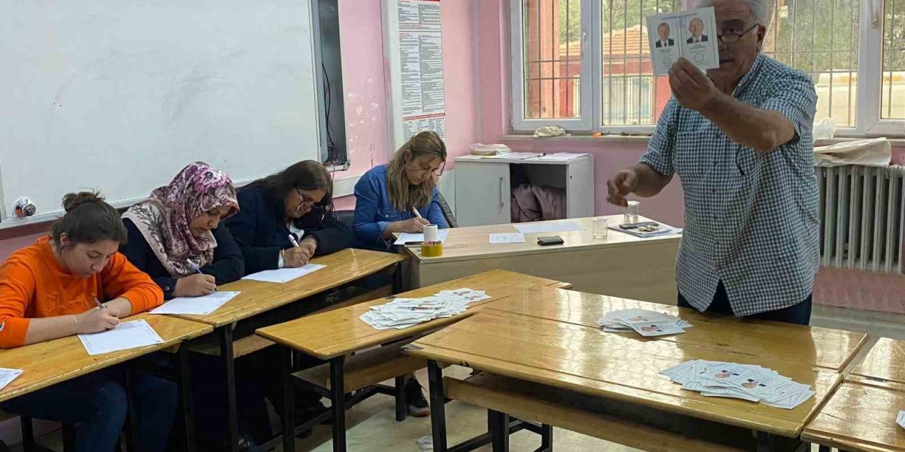 Gaziantep’te oy verme bitti sayım başladı