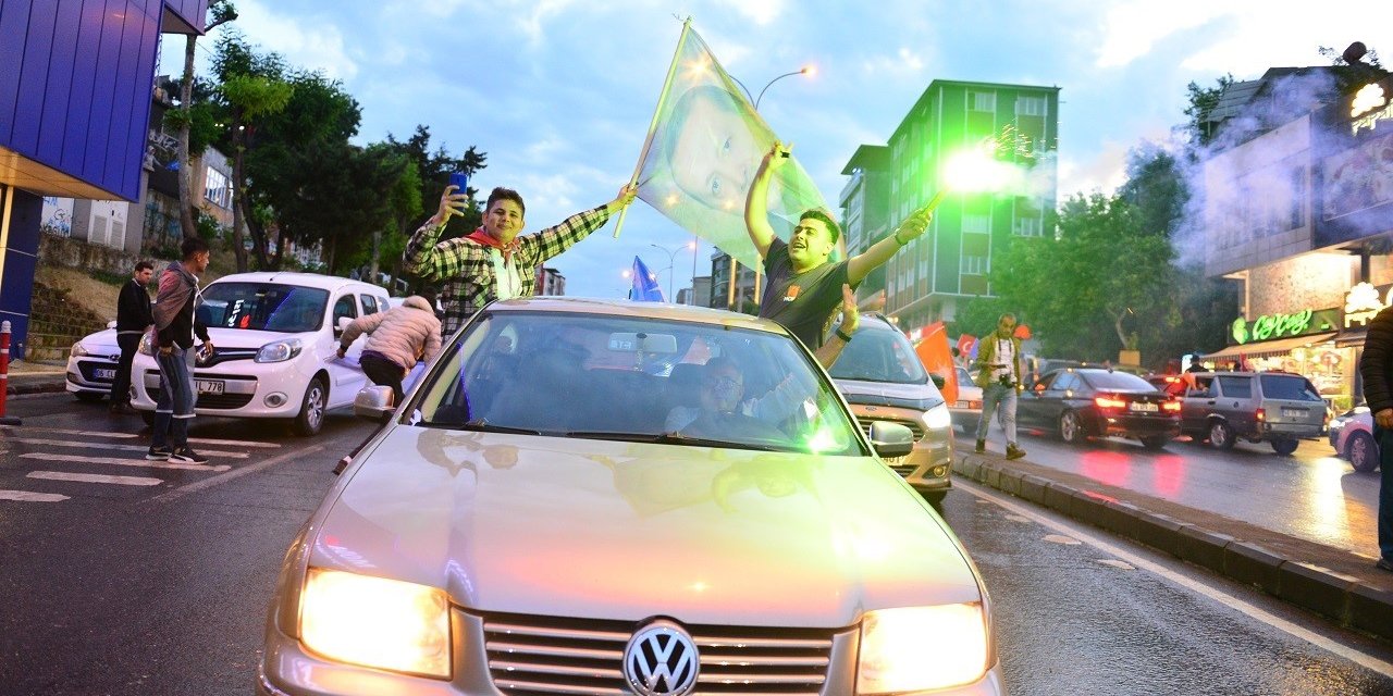 Kahramanmaraş’ta Erdoğan’ın zaferi kutlandı