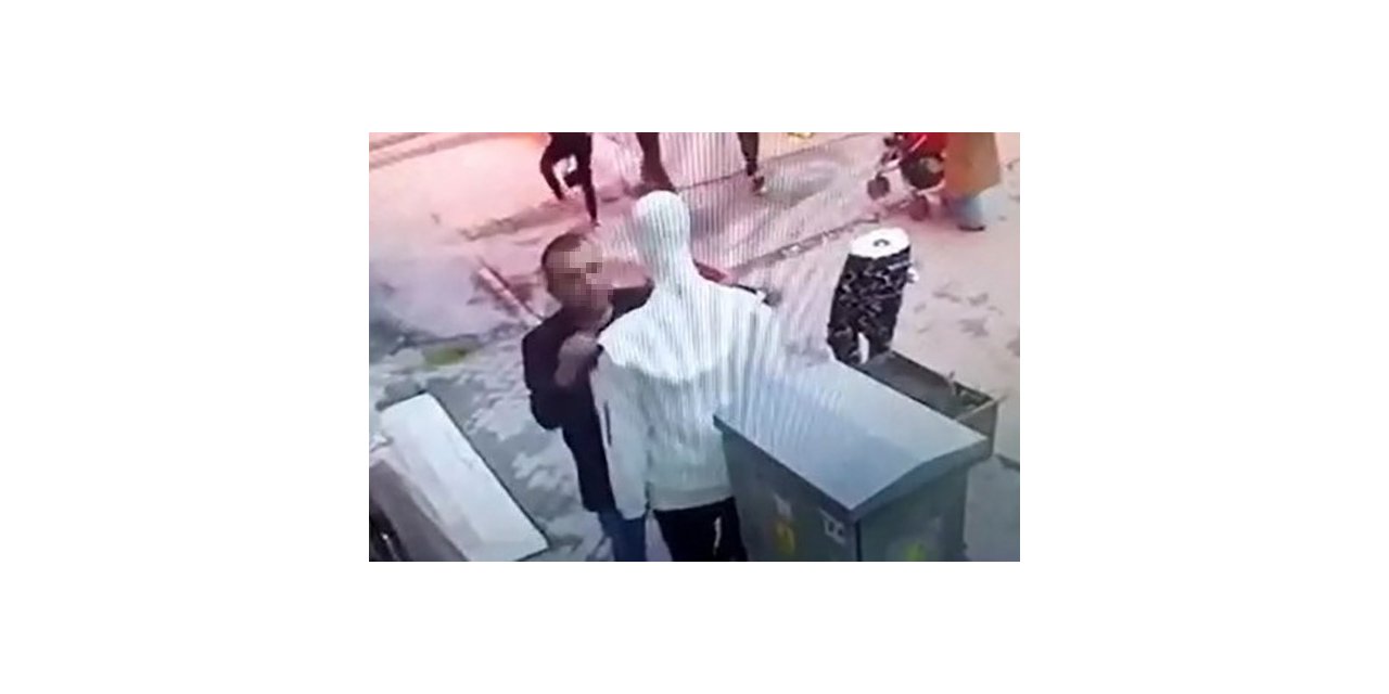 Cansız mankenin üzerindeki kıyafeti çaldı