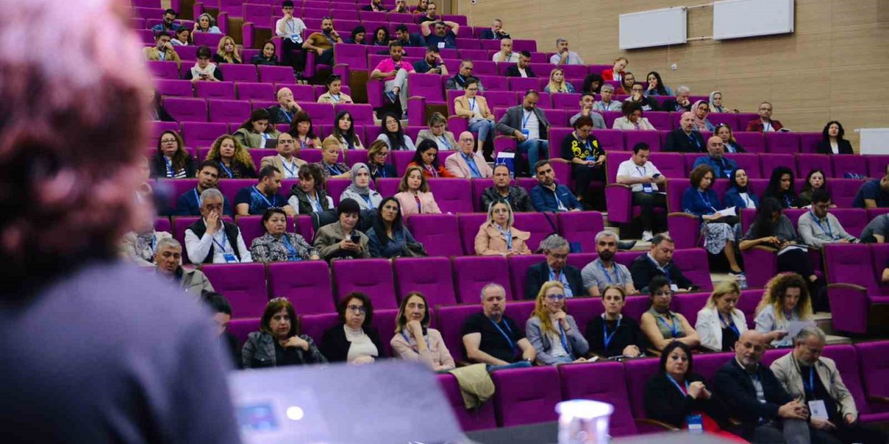 122 kurum ve kuruluştan katılımcılar yabancı dil eğitimi için bir araya geldi