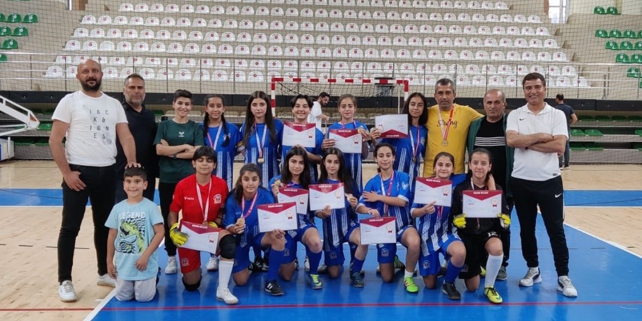 Diyarbakır Şehit Öğretmen Elif Livan Ortaokulu, namağlup Türkiye finallerinde