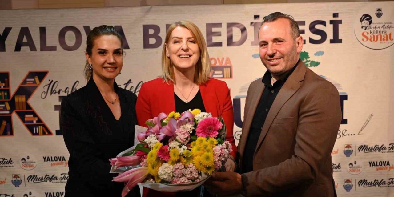 Gazeteci Türküsev Yalova’da okuyucularıyla buluştu