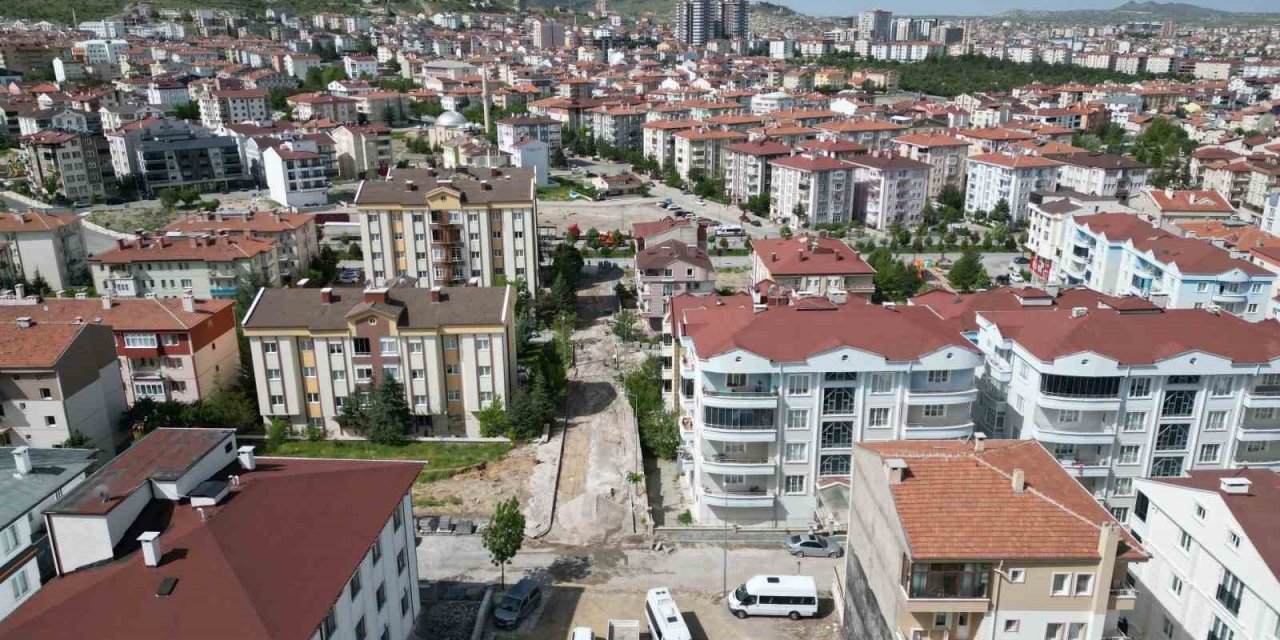 Güzelyurt Mahallesi’nde yol bakım-onarım çalışmaları devam ediyor