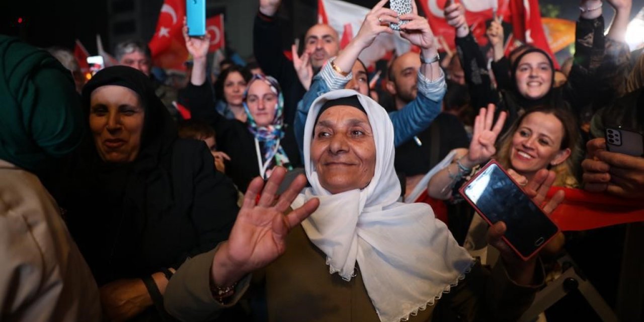 Başkan Talus: "Bu zafer, eşi benzeri olmayan bir başarı olarak tarihe geçti"