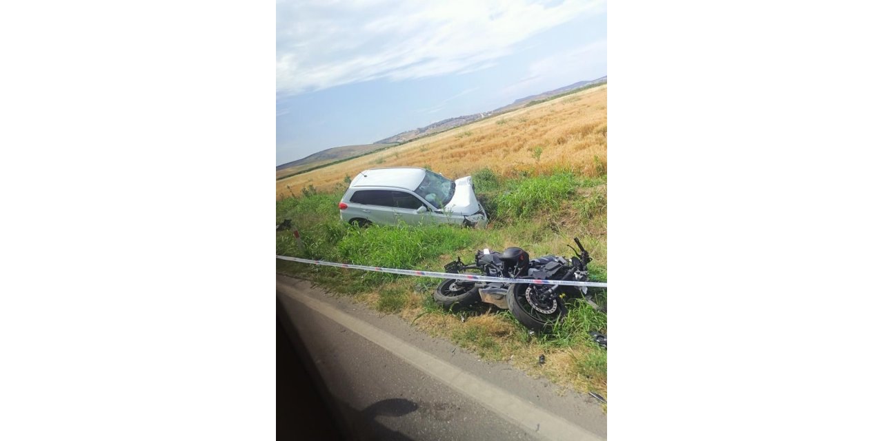 Otomobil ile çarpışan motosikletin sürücüsü hayatını kaybetti