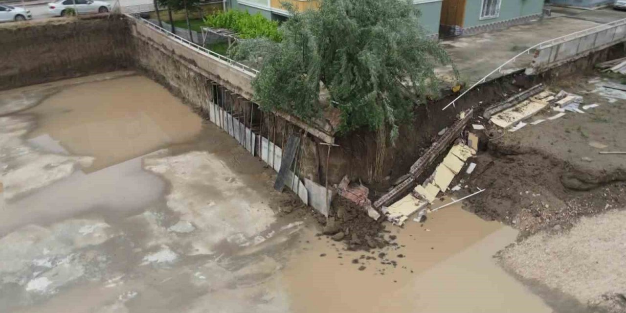 Yanında inşaata başlanan apartmanın bahçe duvarı çöktü