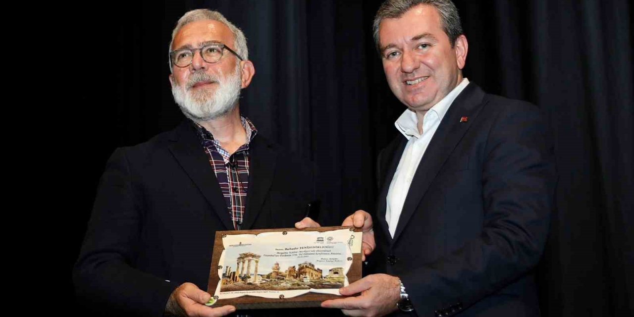 Bergama’da ‘İstanbul’un Fethi’ konulu konferans