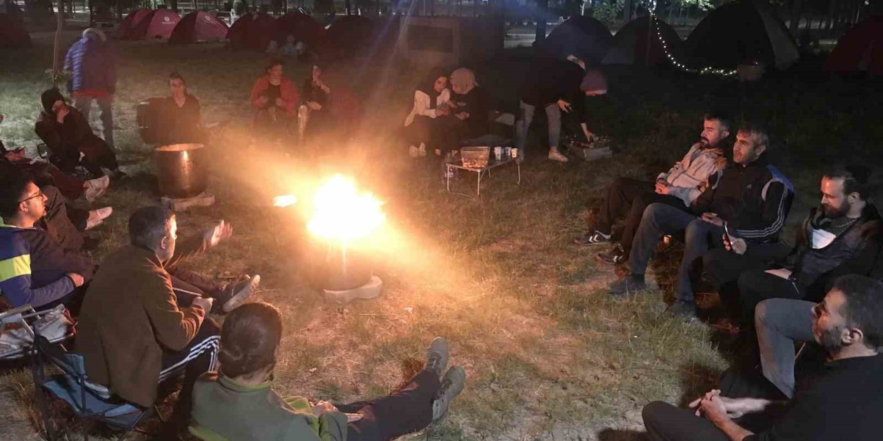 Batman’da çocuklar aileleriyle kamp yaparak doğayı öğrendi