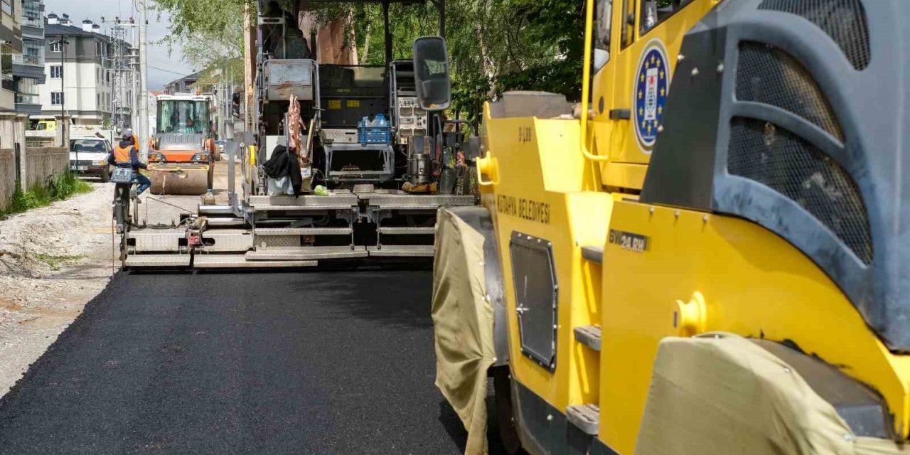 Kütahya’nın Dumlupınar Mahallesi’ne sıcak asfalt