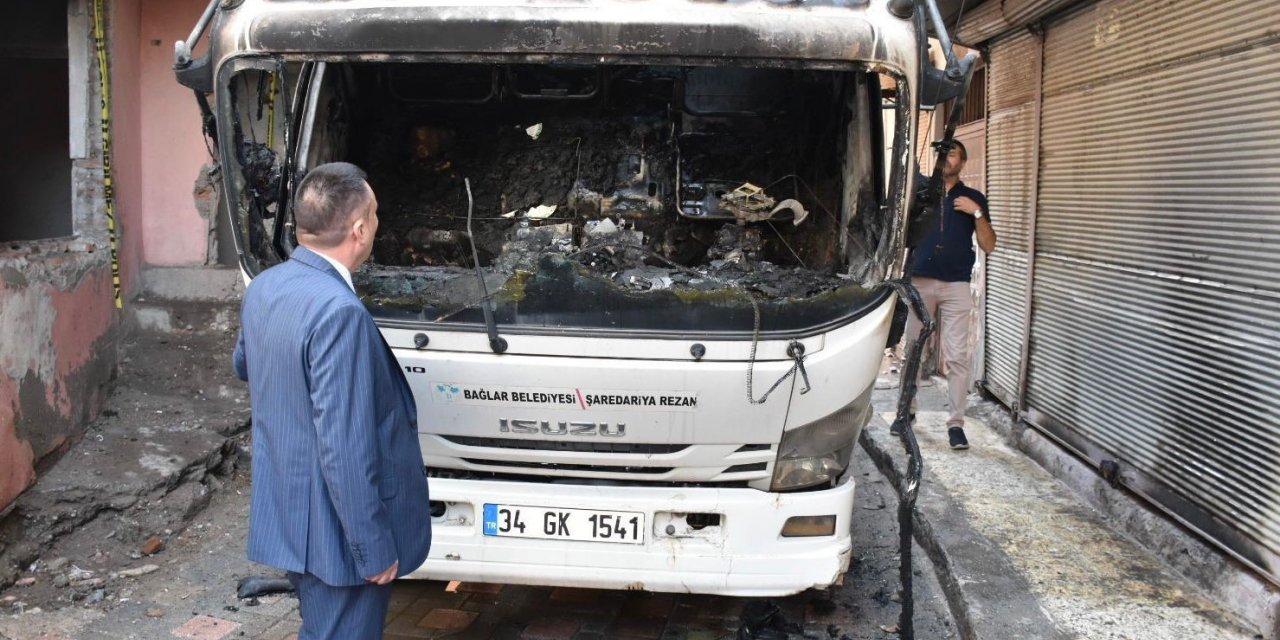 Bağlar Belediye Başkanı Beyoğlu, çöp aracının yakılmasına tepki gösterdi