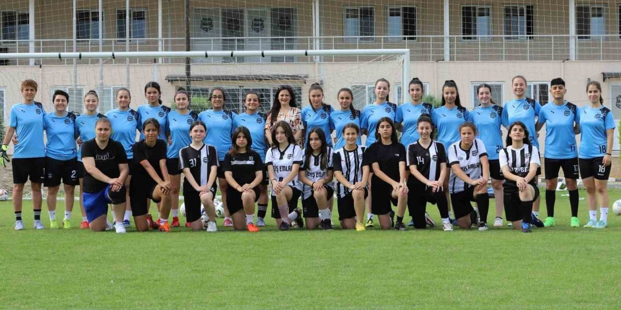 Nazilli Belediyespor Kadın Futbol Takımı, play-off’lara hazırlanıyor