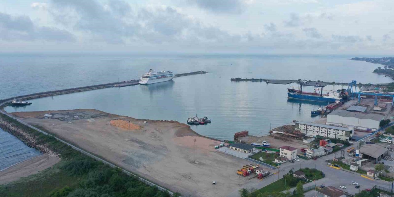 Ünye limanı büyüyor