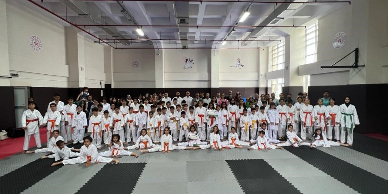 Karetede 120 sporcu yeşil kuşak aldı