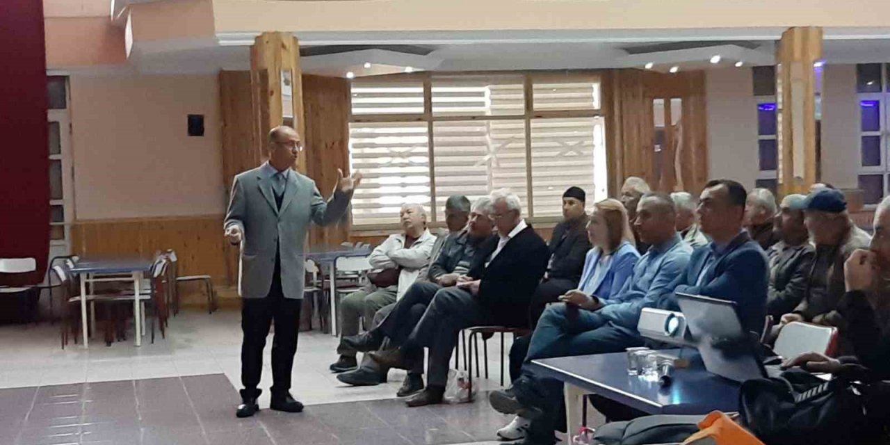 Çiftçiler bilmediklerini bu toplantıda öğrendi