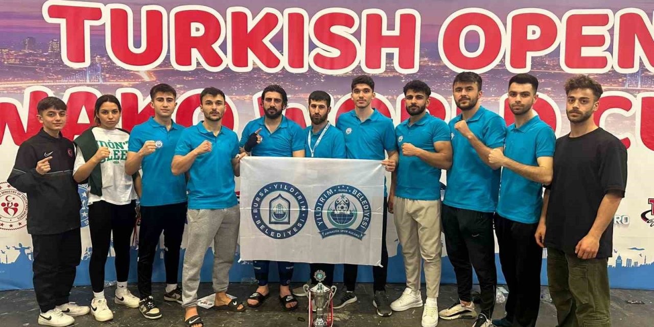 Kick Boks turnuvasında Yıldırım rüzgarı