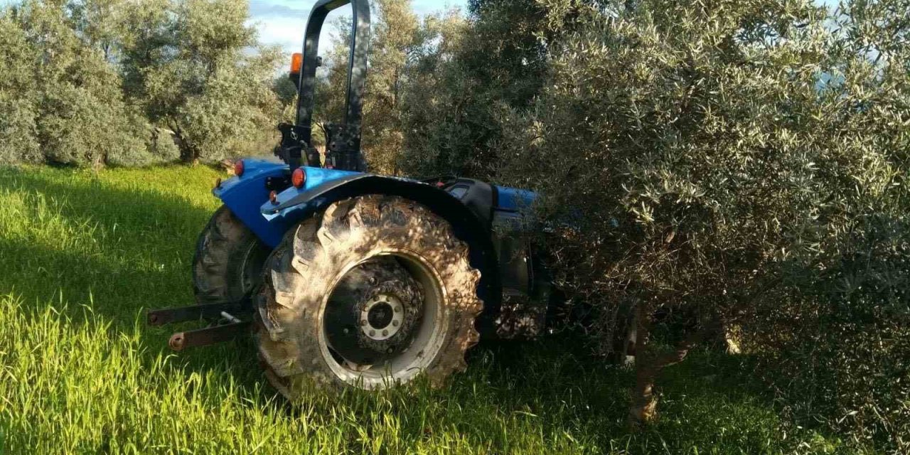 Evinin önünden traktörünü çaldılar