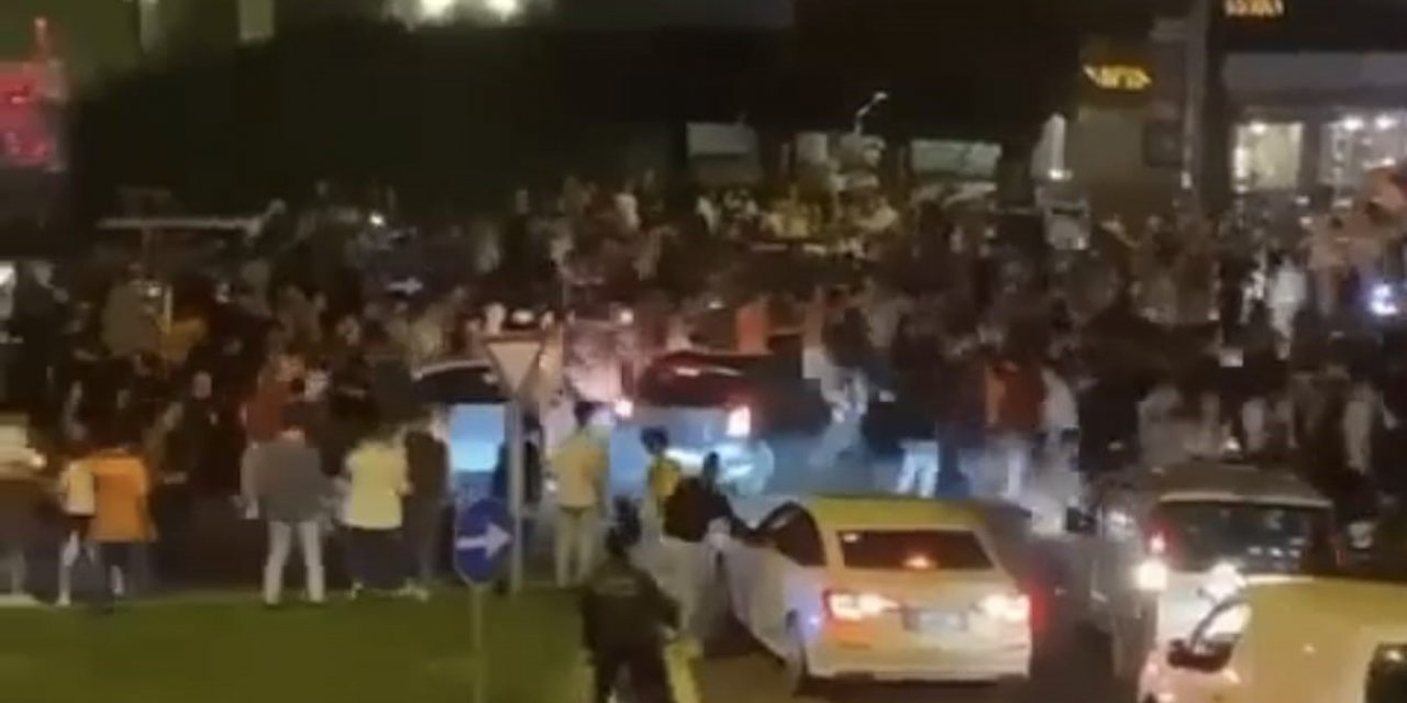 Kutlama yapan GS taraftarlarını ezdi