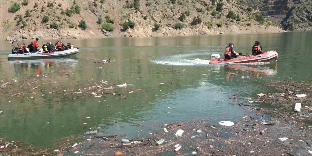Kayıp kamyonet sürücüsü için aramalar 9 gündür devam ediyor