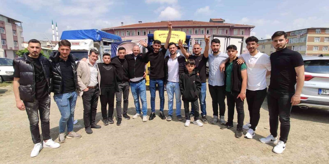 Sultangazili gençler Cumhurbaşkanı Erdoğan için adağını yerine getirdi