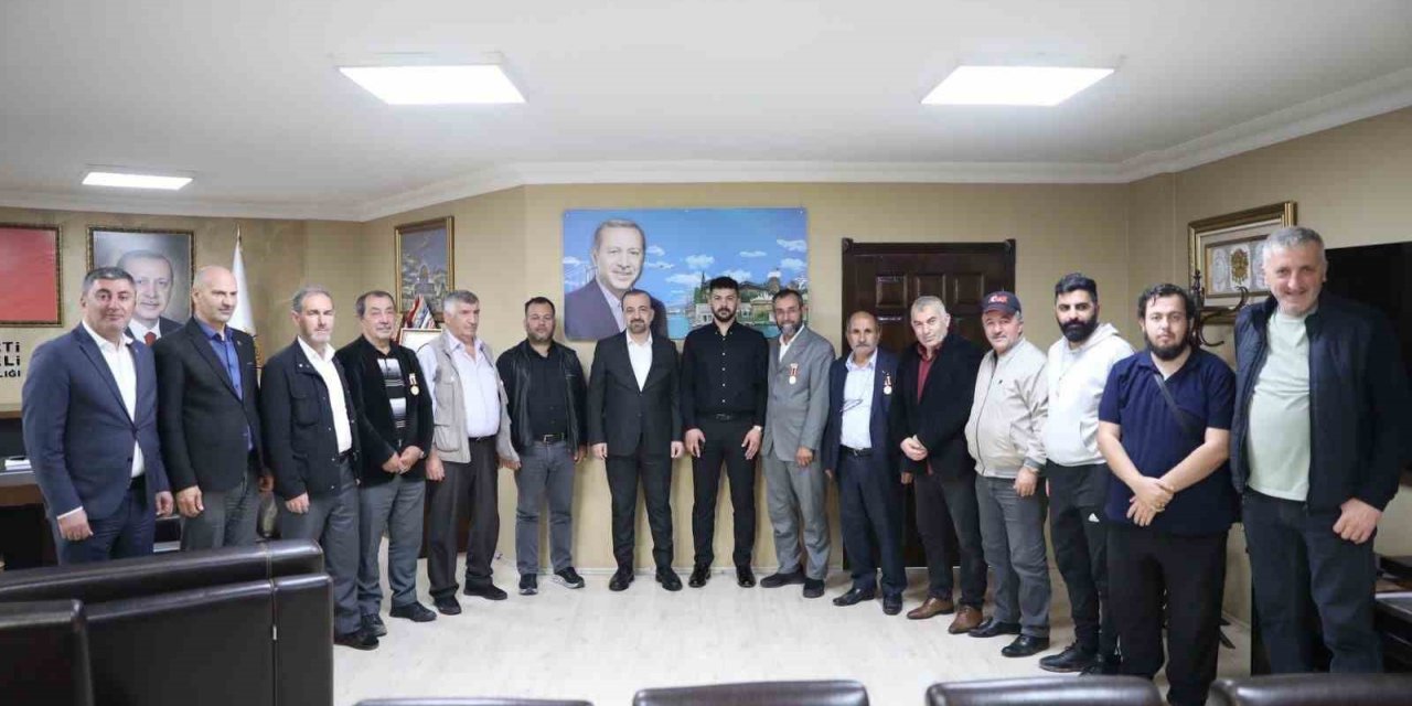 AK Parti’ye ilk hayırlı olsun şehit yakınları ve gazilerden