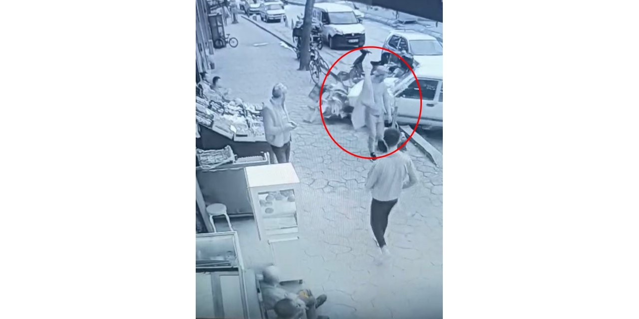 Otomobilin altında kalmaktan saniyelerle kurtuldu, rahat tavırları dikkat çekti