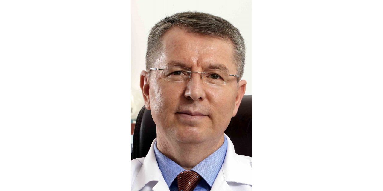 Prof. Dr. Öztürk: "Sigara görme kayıplarına yol açıyor"