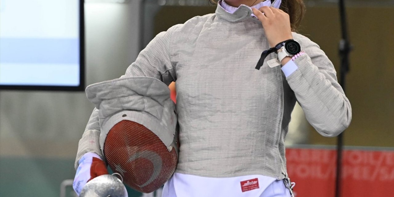 Nisanur Erbil: “Eskrimde olimpiyat madalyasını ülkeme getireceğim”