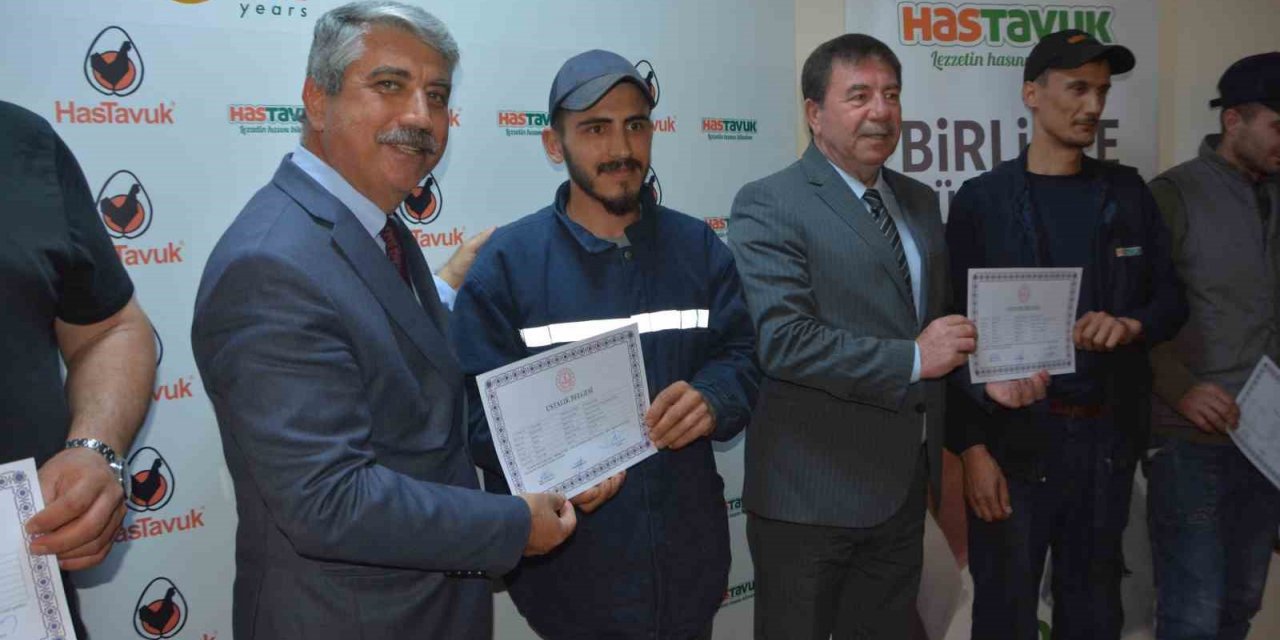 Hastavuk personeli eğitim ile ustalık belgesi aldı
