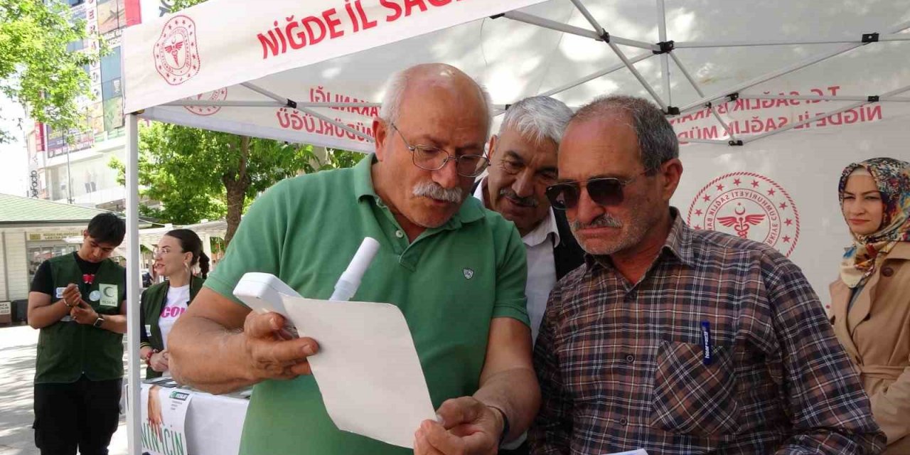 Niğde vatandaşlar sigarasız sağlığa özendiriliyor