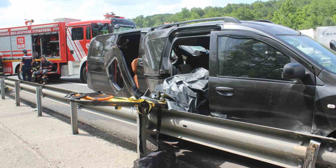 TEM’de feci kaza: 2 ölü