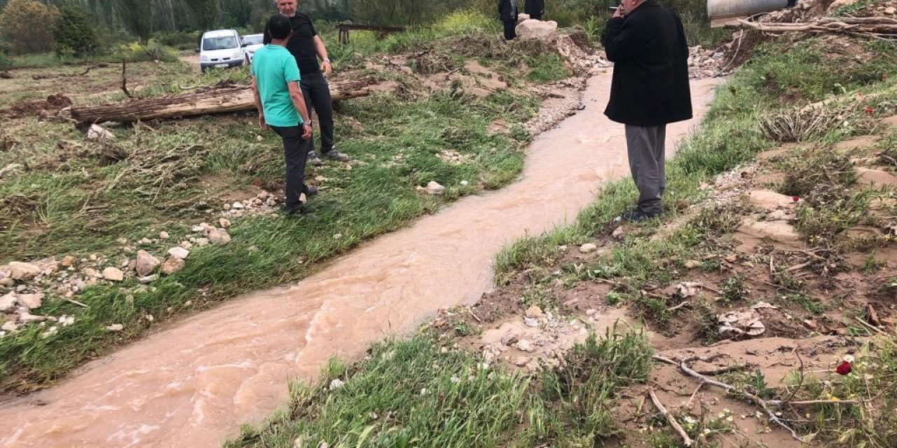 Emet’te aşırı yağış sele neden oldu