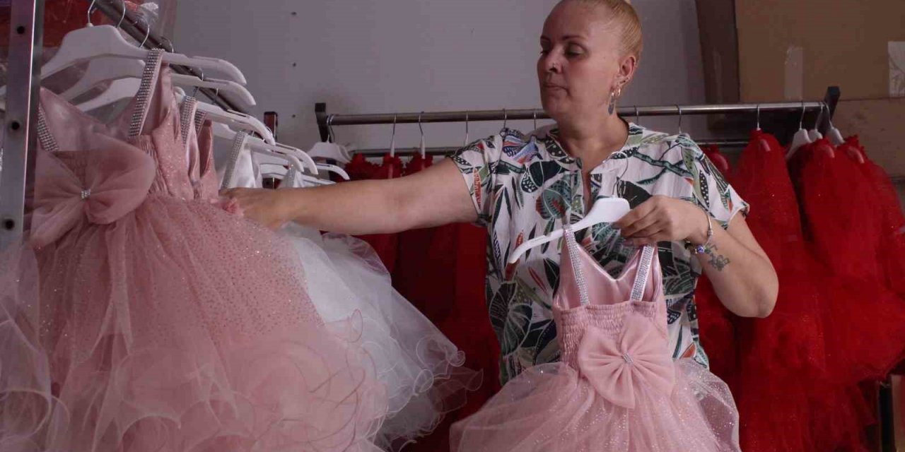 Çocuklara özel abiyeleri ülkenin dört bir yanına gönderiyor