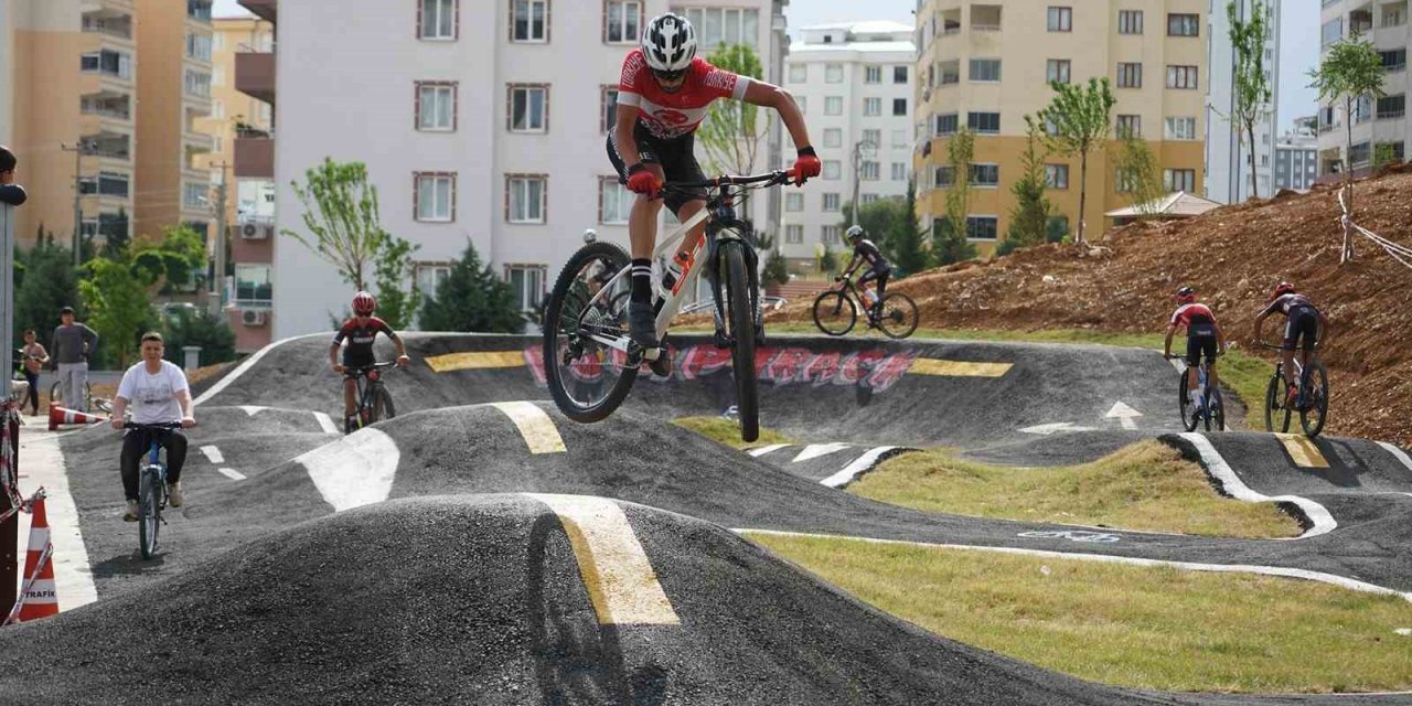 Kahramanmaraşlı Milli pedallar büyükşehirin parkurunda piste çıktı