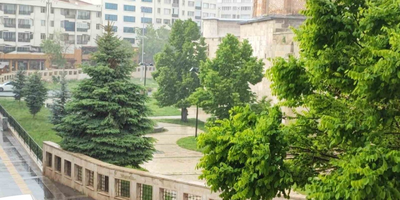 Sivas Valiliği uyardı: Kuvvetli sağanak yağışa dikkat