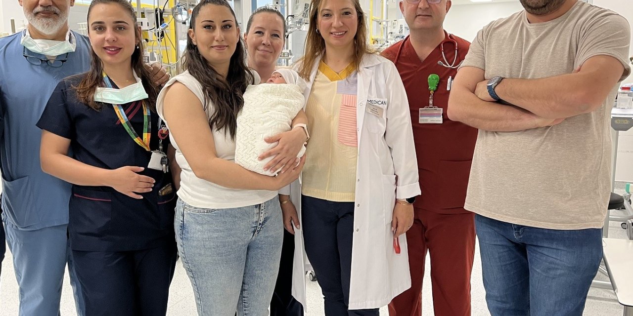 10 binde bir doğumda görülüyordu, Akça bebeğin onikiparmak bağırsağı iyileşti