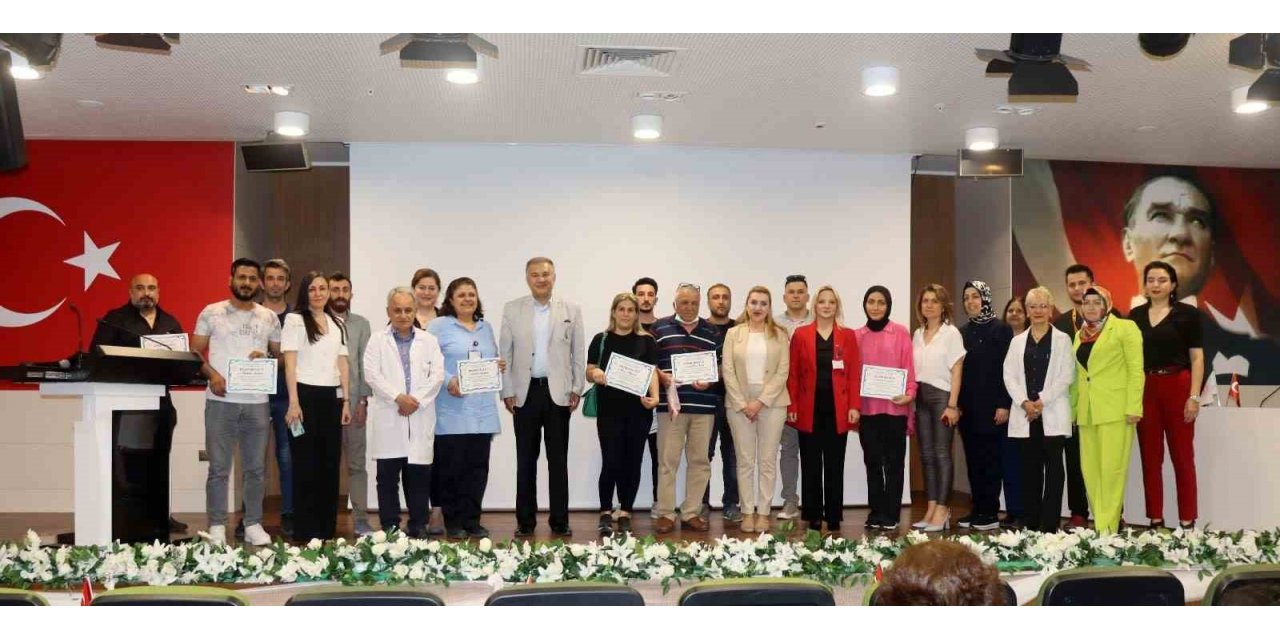 Dünya Tütünsüz Gününde sigarayı bırakan 15 kişiye belge verildi