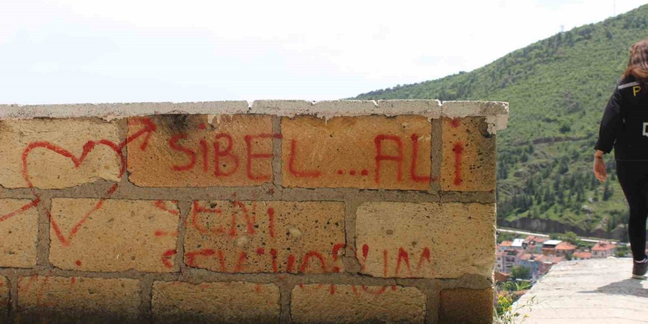 Yerden 226 metre yükseklikte vandallığı görenler ‘pes’ dedi