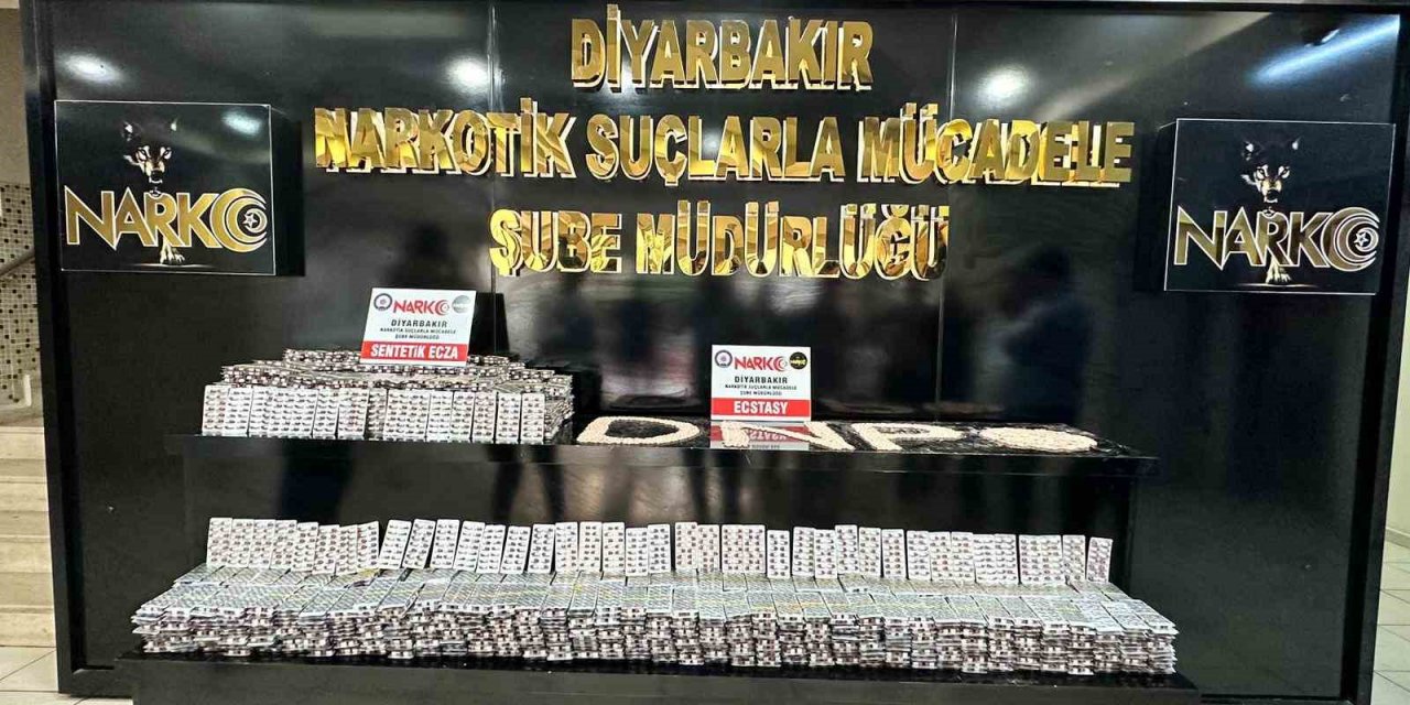 Diyarbakır’da ticari takside binlerce hap ele geçirildi: 1 kişi tutuklandı