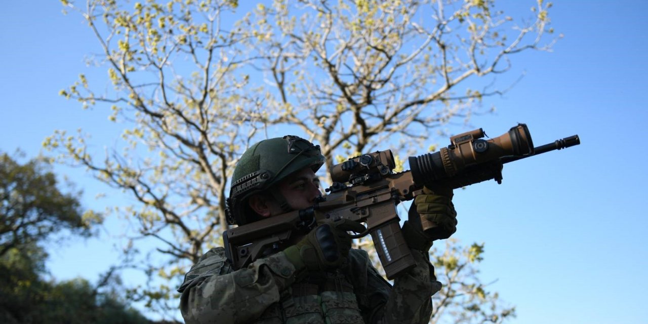 MSB:  “Irak’ın kuzeyindeki barınma alanlarından kaçan 3 PKK’lı terörist daha Habur’daki Hudut Karakolumuza teslim oldu”