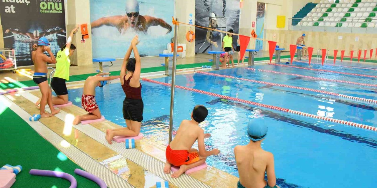 Salihli’de yaz yüzme kursu kayıtları başladı