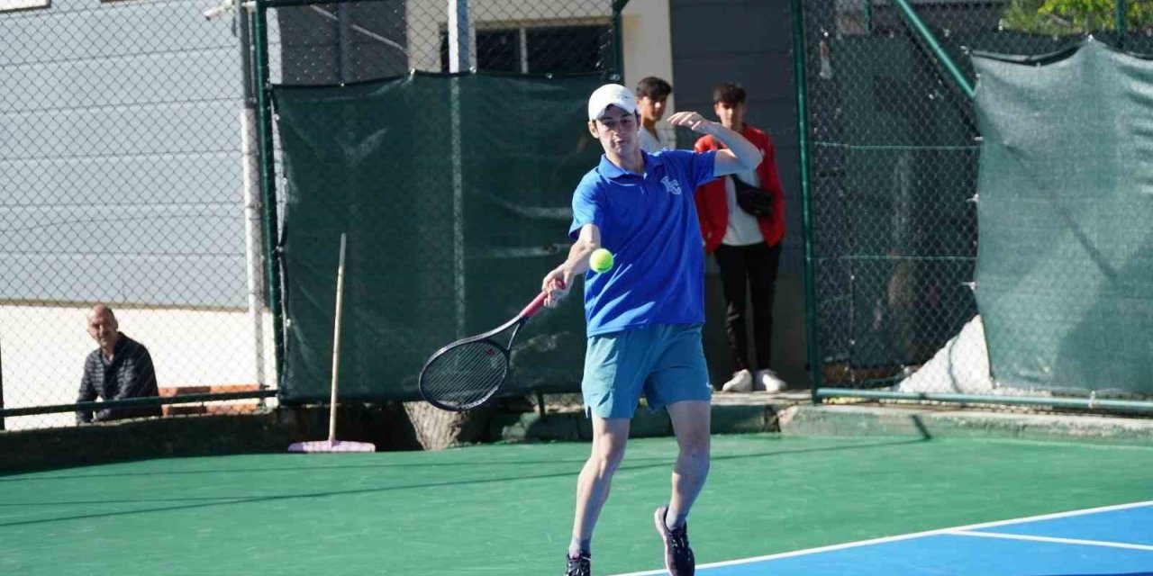 Okul Sporları Gençler Tenis Türkiye Birinciliği müsabakaları Manisa’da başladı