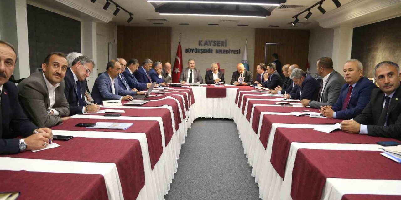 Büyükkılıç’tan 16 ilçe belediye başkanı ile “doğal gaz” toplantısı