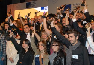 SÜ İletişime TRT'den birincilik ödülü