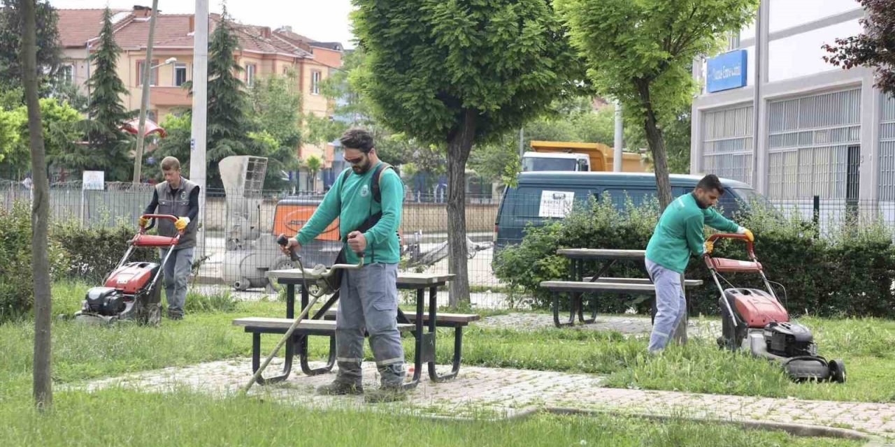 İnegöl’ün yeşil alanları yaza hazırlanıyor