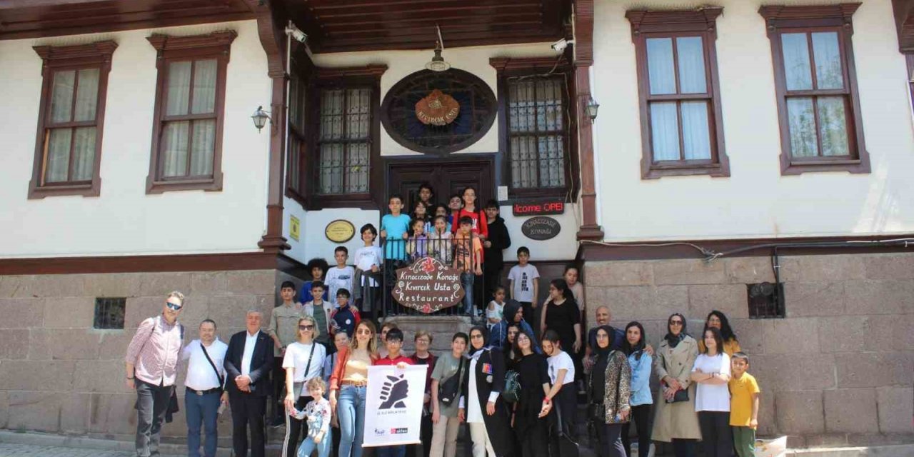 TİKAV, deprem bölgesinden gelen öğrenci ve velilere destek programı başlattı