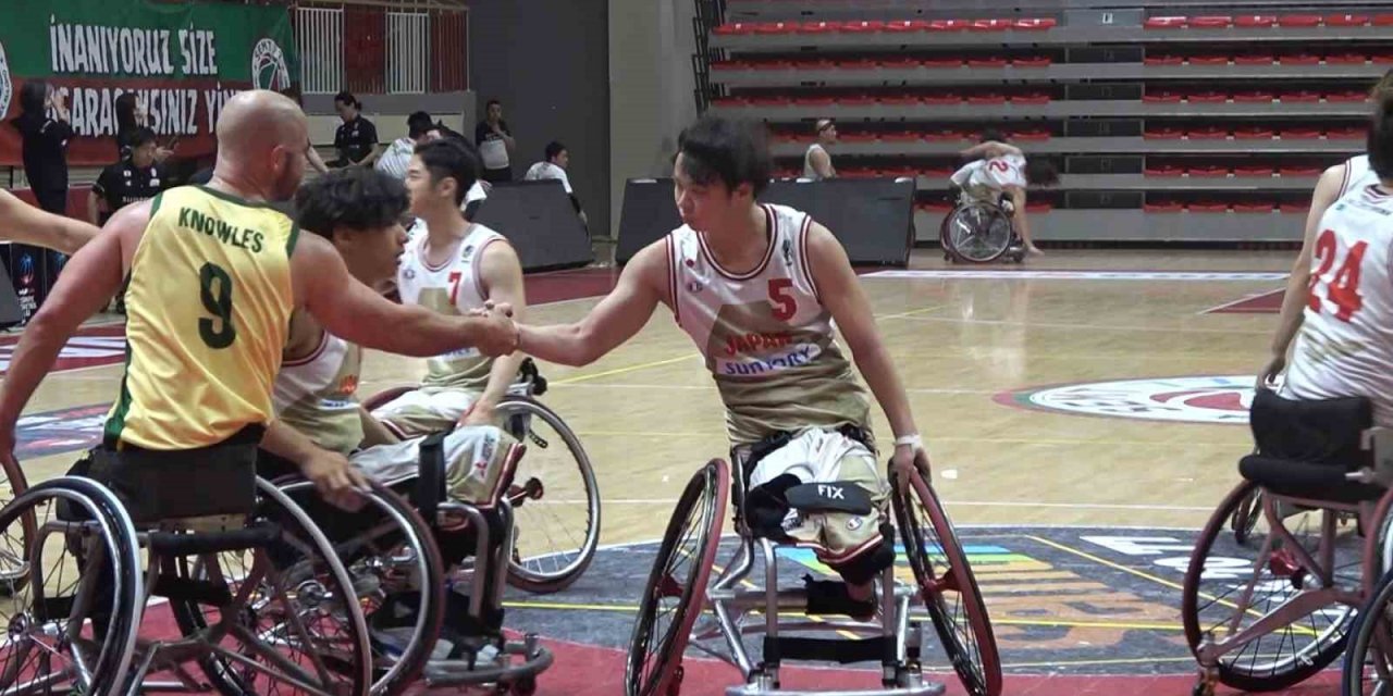 Japonya Avusturalya’yı rahat yendi: 65-51