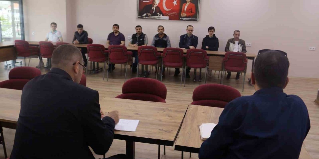 İstihdam Birimi iş arayan vatandaşlara destek oluyor